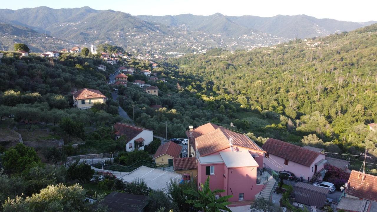 Alla Casa Rosa, Peaceful Apartment Surrounded By Greenery With Free Parking, Wifi & Air Conditioning Rapallo Kültér fotó
